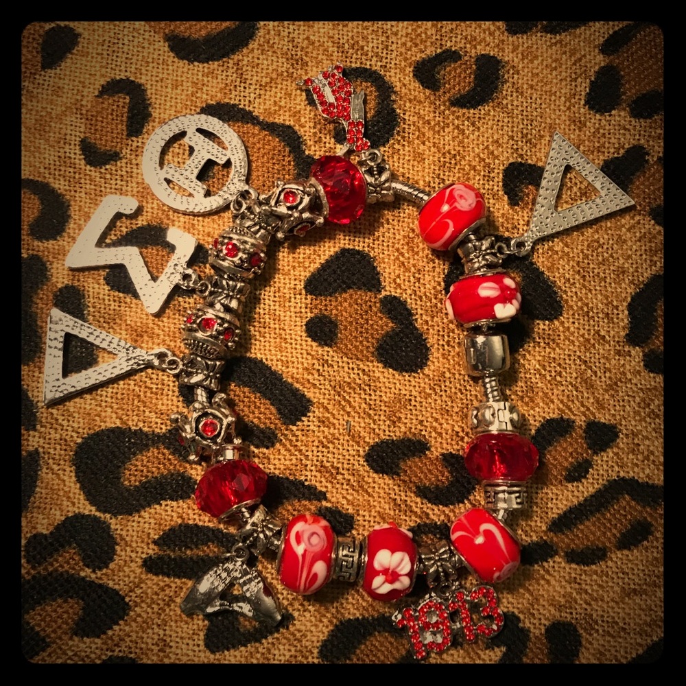Delta sigma charm bracelet